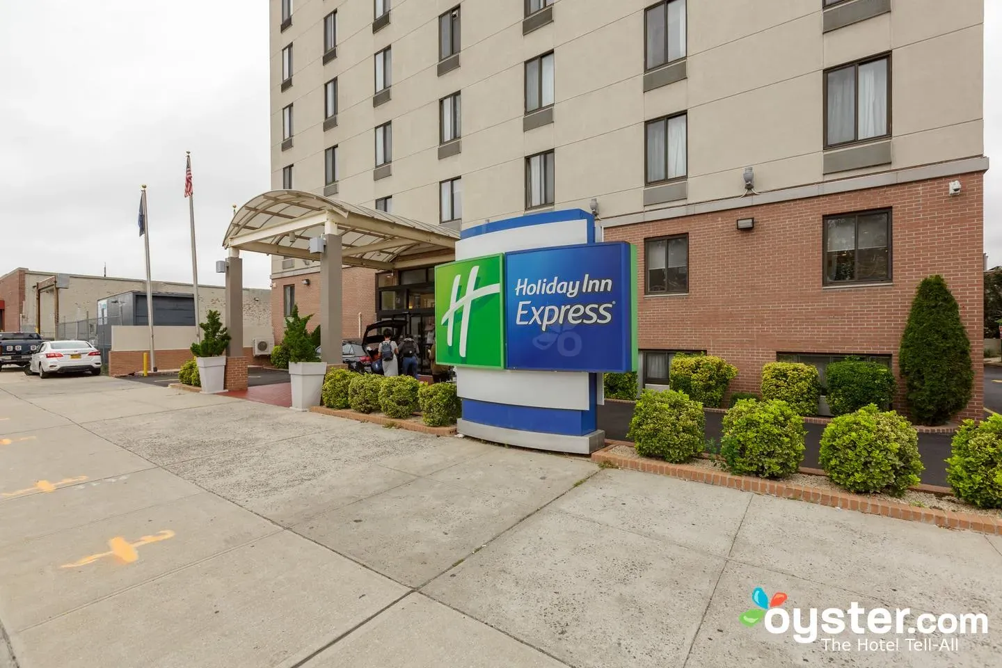 Holiday Inn Express Brooklyn Review: What To REALLY Expect If You Stay